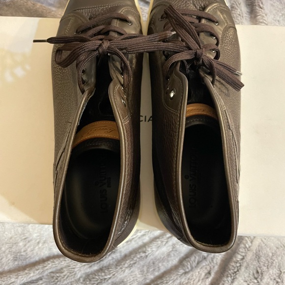 Louis Vuitton Men’s Sneakers Size 12 Us Brown Large Logo Euc - Picture 5 of 8